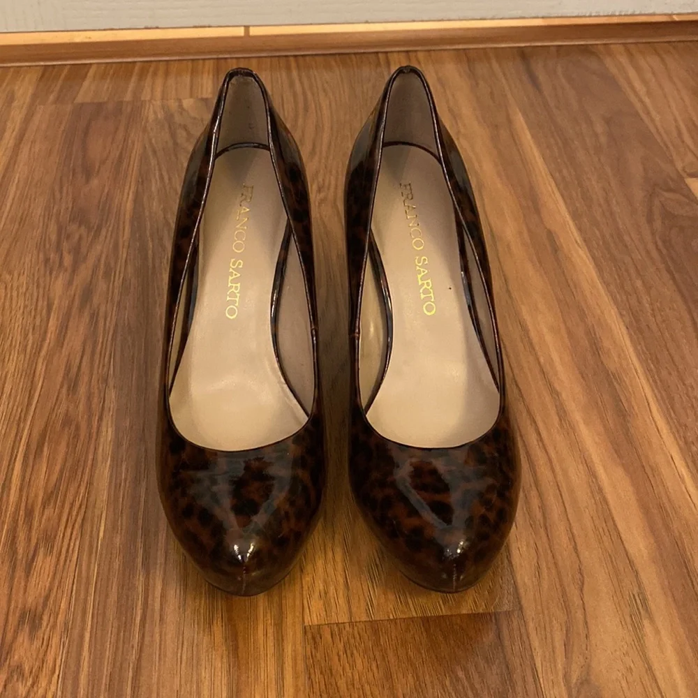 New with tags Franco Sarto brown pumps size 6.5 - Picture 2 of 7